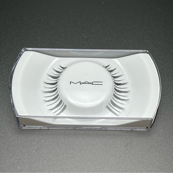 MAC Cosmetics Bundle NEW - Picture 2 of 7